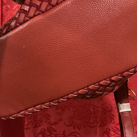 Heavy Duty Red Weaved Purse! - Picture 3 of 3